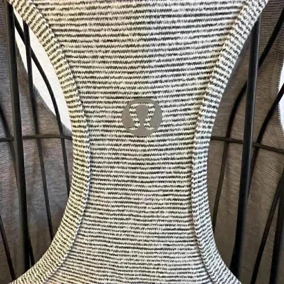 Lululemon Cool Racerback-Sz 6 - Picture 3 of 5